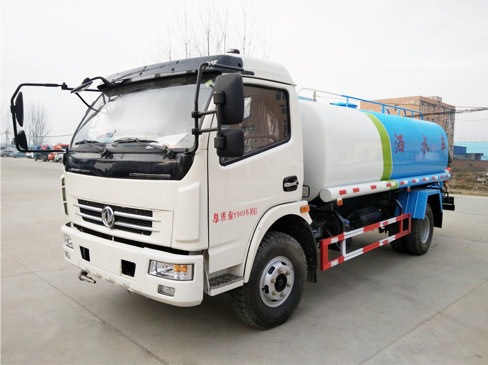 東風(fēng)多利卡8方灑水車